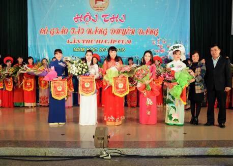 Ấn tượng từ hội thi cô giáo tài năng duyên dáng cấp cụm ngành GD&ĐT Quận Long Biên